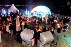 Am Wochenende wird es laut in Timmendorf: StrandKlub-Party mit Hafenklang und Singer- und Songwriter-Contest am Timmendorfer Strand. Beginn ist am Freitag um 17.00 Uhr