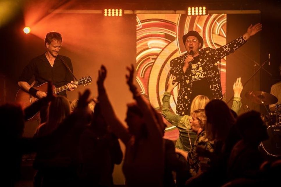 „Zack“ spielt am Freitag unplugged im Kinderhafen Dahme.