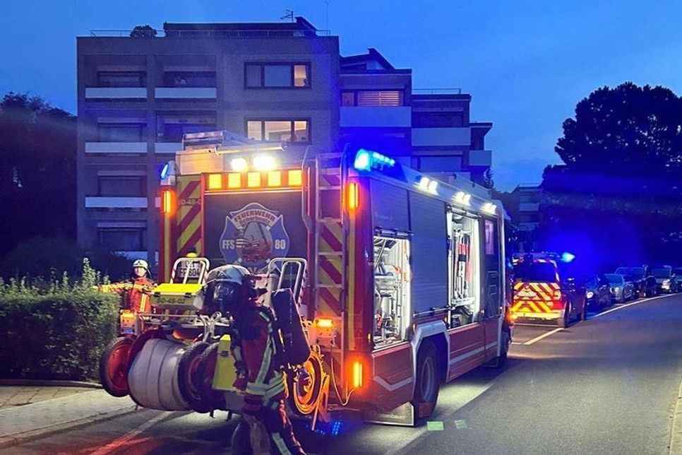 Von außen waren keine offensichtlichen Anzeichen von Rauch, Feuer oder Brandgeruch zu sehen.