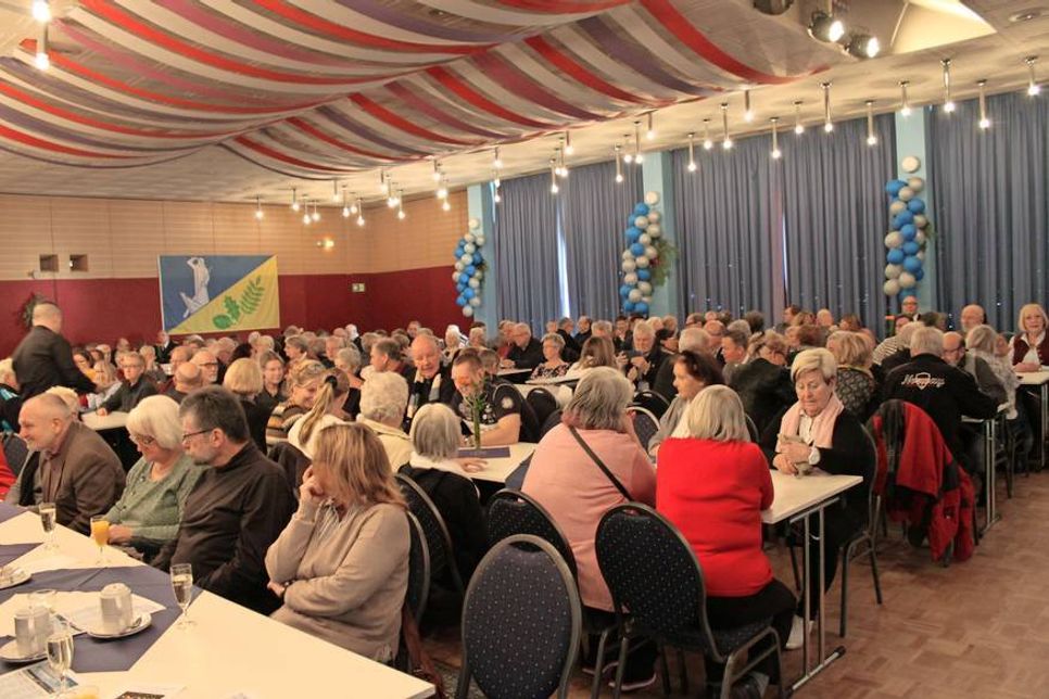 Volles Haus: der bis auf den letzten Platz gefüllte Kursaal.