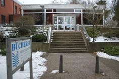Die Gemeindebücherei Lensahn ist in die Jahre gekommen. Ein Neubau mit verschiedenen Nutzungsmöglichkeiten wird angestrebt.