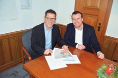 Ratekaus Bürgermeister Thomas Keller (l.) und Kämmerer Dennis Jaacks präsentieren auch diesmal einen positiven Jahresabschluss für 2021.