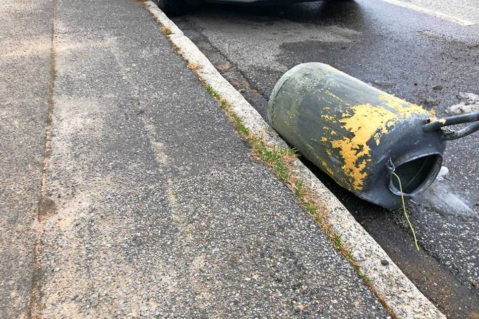 Der Wassertank hat zum Glück keine Person getroffen.
