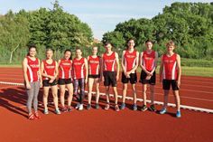 Grömitz. In Grömitz fanden die Kreismeisterschaften Wurf und Langstrecke statt. Bei guten Bedingungen nahmen auch einige Athleten des TSV Grömitz die Wettkampfmöglichkeit im Kugelstoßen, Diskus- und Speerwerfen auf dem eigenen Trainingsplatz war. Dabei wurde die ein oder andere persönliche Bestleistung aufgestellt. In erster Linie ging es jedoch um die Vorbereitung auf die anstehenden Landesmeisterschaften. (red)
