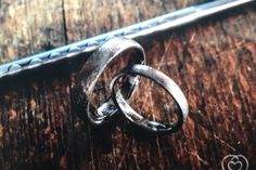 Die Ringe hatte das Brautpaar selbst geschmiedet.