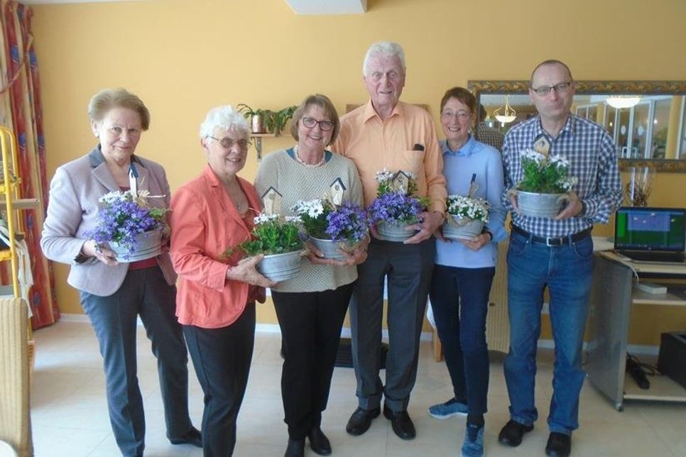 Antje Weinreich, Bärbel Slupek, Margarita Gollmer, Uwe Hoehne, Ursula Rieger-Kasten, Kai-Uwe Hoehne (v. lks.).