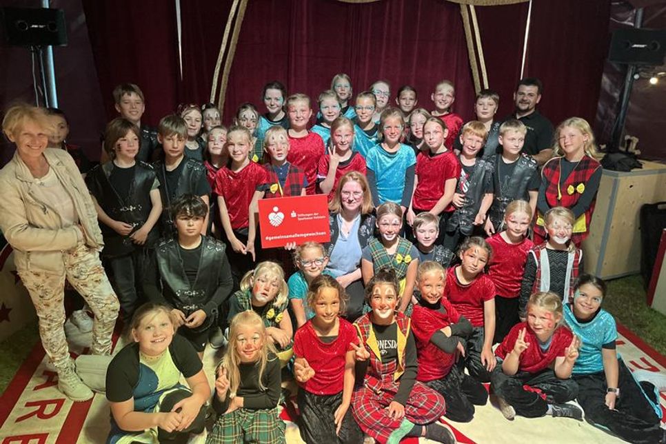 Die Zirkuswoche wurde durch die Förderung der Sparkassenstiftung Ostholstein ermöglicht.