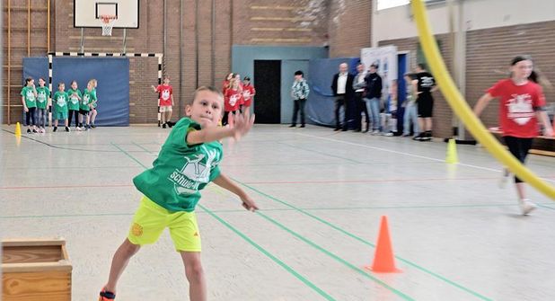 Die Extratrainingsstunde des Bosauer SV sorgt nicht nur für fröhlich-ausgeglichene Schulkinder, sondern weist auch den Weg zum Vereinssport.