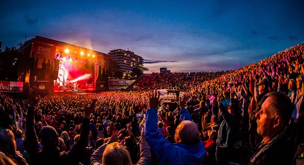 Acht Tage, neun Konzerte und große Namen direkt an der Ostsee: „Stars am Strand“ 2026 steht in den Startlöchern