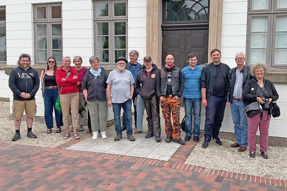 Der Motorradclub „Kuhle Wampe Kiel“ absolvierte den ersten Probelauf des Stadtrundgangs.