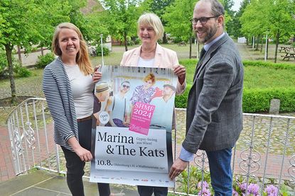 Laura Thomsen, Schleswig-Holstein Musik Festival mit Dr. Stephanie Barth und Stephan Meinhardt freuen sich sehr, im August Marina &amp; The Kats präsentieren zu dürfen.