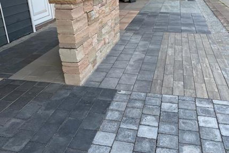 Ob für Einfahrten, Wege, Terrassen oder Gartenwege - die Ausstellung zeigt, wie vielfältig und stilvoll Pflaster sein kann.