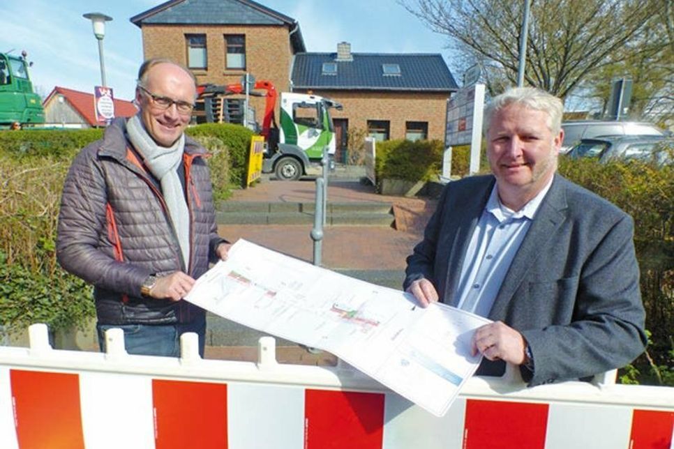 Bis Ende Juli wird die Rathausgasse in Heikendorf barrierefrei gestaltet sein – bis dahin werden die HeikedorferInnen zwar einige Einschränkungen hinnehmen müssen. Dafür geht man dann sicher und bequem