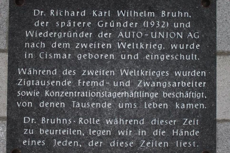 Auch die erst im Sommer angebrachte Infotafel am Klosterkrug wird abgenommen.