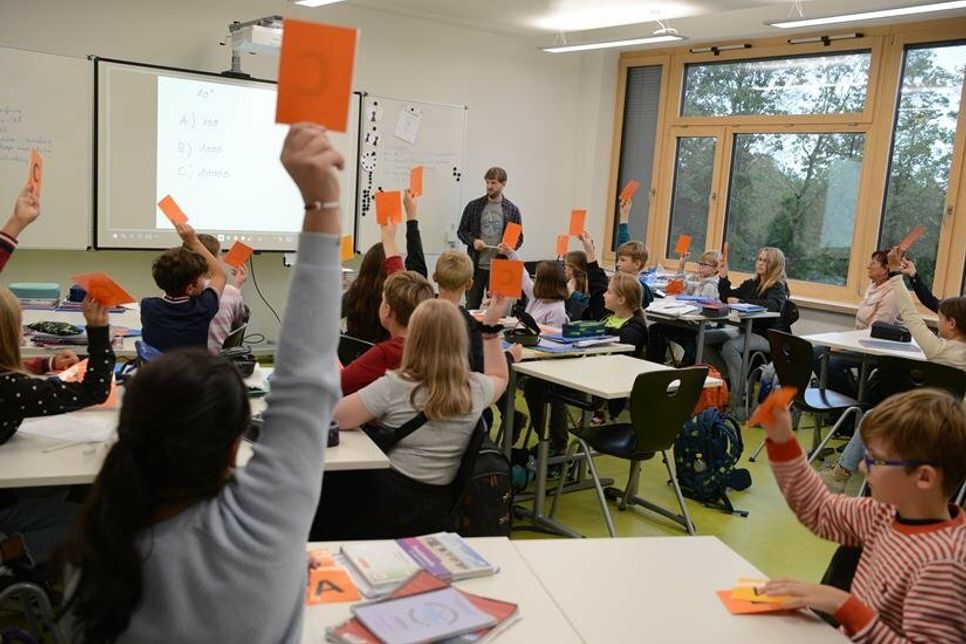 Die Klassenräume mit je 63 Quadratmetern bieten Platz für 30 Kinder und Jugendliche.