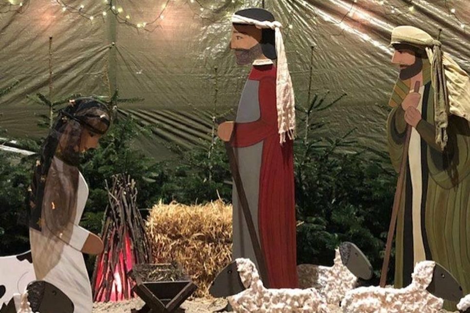 Die Krippenfiguren wurden von der Künstlerin Marisela Kurth gestaltet.