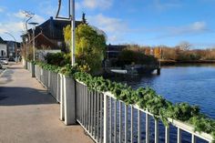 Hafenbrücke zeigt sich advent- und weihnachtlich.