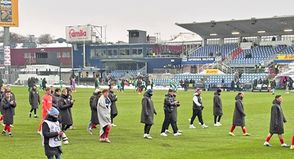 Enttäuschte Kieler nach der Fürth-Pleite.