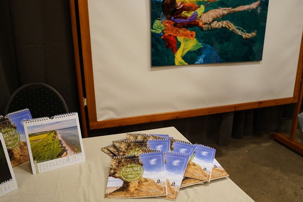 Auch der renommierte Fotograf Wim Westfield präsentierte einige seiner großformatigen Fotografien und ergänzte damit die Ausstellung auf besondere Weise.