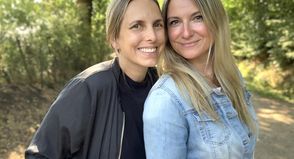 Wer den Ostsee-Perlen (@ostsee.perlen) Kristina Kolbe (lks.) und Gesche Muchow auf Instagram folgt, der weiß, was passiert ist, kurz bevor dieses Foto aufgenommen wurde.