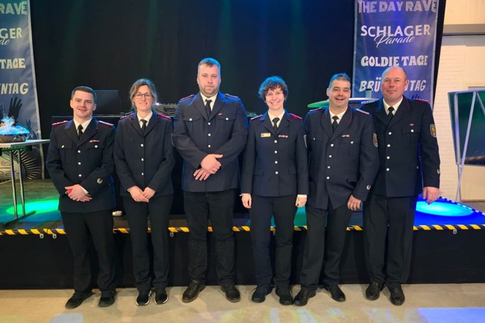 Pascal Horstmann, Stefanie Friedrich-Suhr, Robert Höppner, Sarah Grimm, Malte Bednarzik und Wolfgang Thomas (v. lks.).