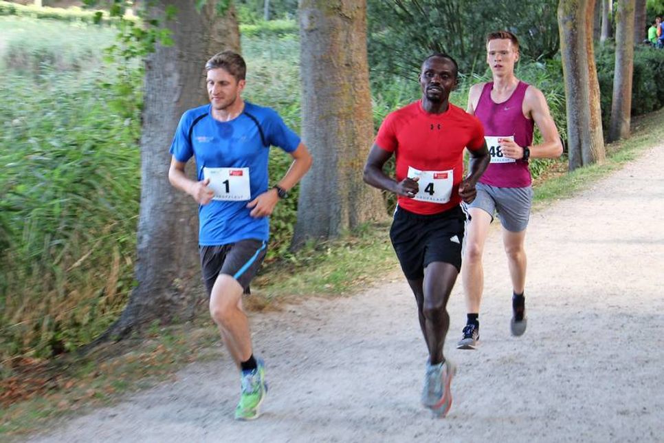 Hatten von Anfang an die Nase vorn: Dennis Mehlfeld, Paul Muluve und Tom Harder (v. lks.).