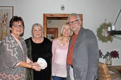 Kerstin Schöning, Anna Gomberg, Marianne Keen und Hartmut Schmeer (v. lks.) bei der Spendenübergabe.