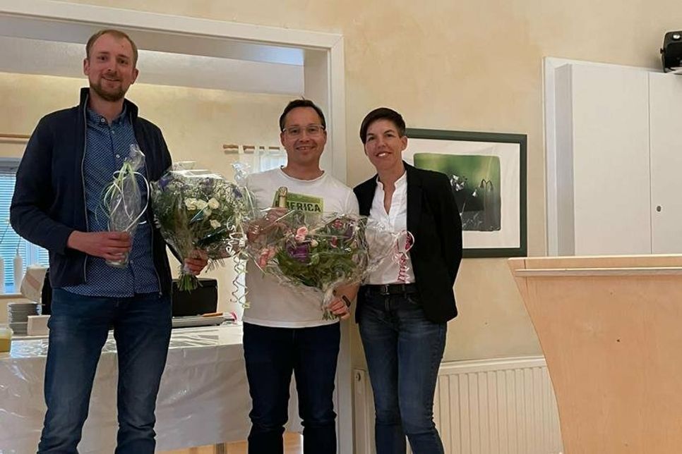 Marc Wolgast (lks.) und Jan Rumpel wurden für ihre 40-jährige Mitgliedschaft von Jessica Mühlenberg geehrt.