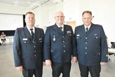 Der neue Gemeindewehrführer Malte Levgrün (Mitte) mit seinen beiden Stellvertretern Carsten Staack (links) und Markus Rabe (rechts) nach der Vereidigung.