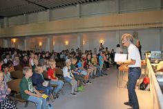 90 Kinder lauschten am Samstag dem spannenden Vortrag von Dr. Vollrath Wiese.