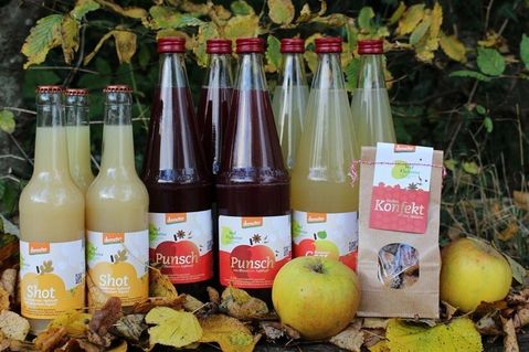 Die Apfelprodukte bieten neben dem feinen Apfelgeschmack auch einen guten "Schluck" Landschaftsgestaltung zum Wohle der Biodiversität.