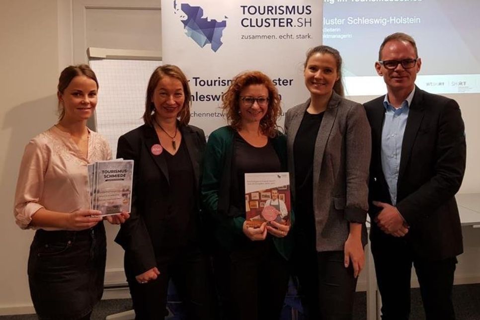 Tourismus-Service Grömitz, Tourismus-Cluster SH und die Experten von online-werbung.de (v. lks.).