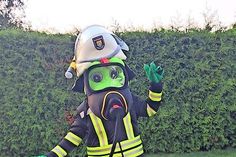 Nach einer Idee von Ratekaus Wehrführer Markus Thiel ist Flori Feuer jetzt Wirklichkeit geworden. Auf Wunsch besucht das Feuerwehrmaskottchen Kindergeburtstage und ähnliche Veranstaltungen.