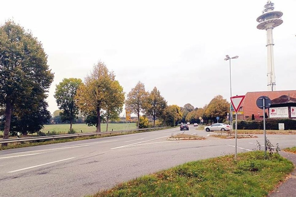 Am kommenden Montag beginnen in Stockelsdorf die Arbeiten zum Ampelbau an der Einmündung der Pohnsdorfer Landstraße zur Ahrensböker Straße.