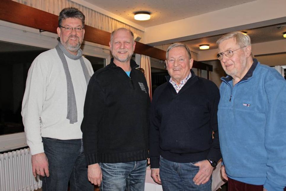 Einstimmig wiedergewählt: Schatzmeister Christian Markmann und 1. Vorsitzender Uwe Kapp neben 2. Vorsitzendem Wolfgang Kemnitz und Kassenprüfer Jürgen Günther (v. lks.).