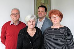 Der neue Vorstand des Seniorenbeirats: 1. Vorsitzender Rainer Figgen mit seinen Stellvertreterinnen Vera Cobarg und Astrid Birkner (v. lks.) sowie Bürgermeister Mark Burmeister (2. v. re.).