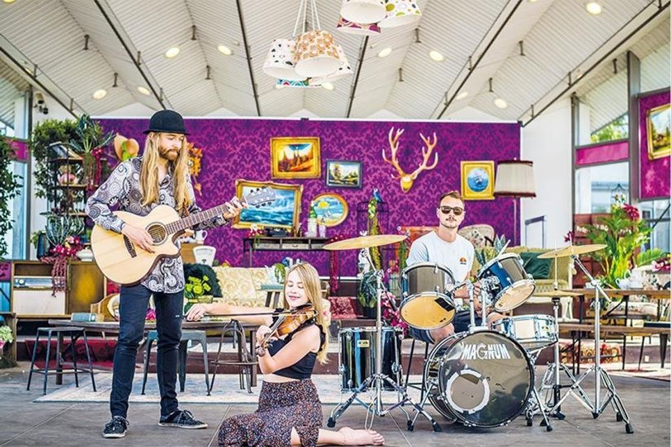 „Travemünder Sommerfrische“ mit Live-Musik im Brügmanngarten, auf dem Foto „North Whispers“.
