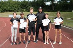 Das Team des TSV Neustadt mit Ida Pitschmann, Jakob Heuermann, Kilian Schweigler, Andreas Boller, Amelie Marie Sommerlatt und Henrike Heuermann (v. lks.).
