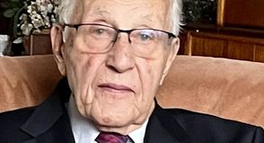 Manfred Goldberg besucht am Donnerstag das Küstengymnasium. Interessierte können den Besuch über einen Livestream verfolgen.
