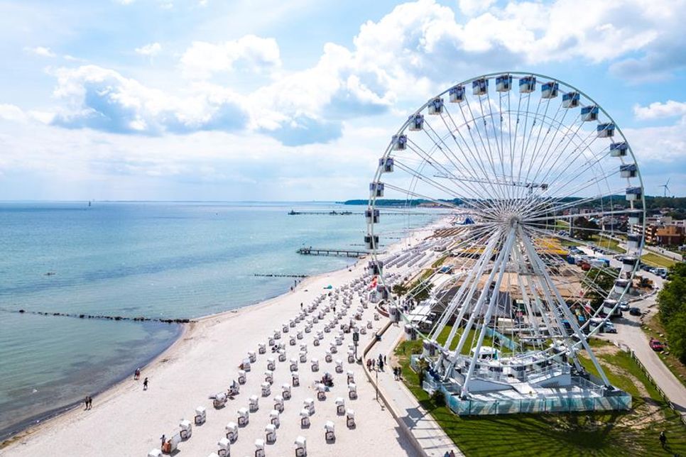 Aus luftiger Höhe kann man eine unvergessliche Aussicht über die Ostsee und den Strand der Promenade genießen.