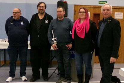 Klaus Bischoff, Axel Rohde, Stefan Wermter, Nadine Kleinfeld und Jürgen Fischer (v. lks.) bei der Ehrung „Aktion SHFV überrascht“.