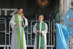 Pastor Holger Lorenzen begrüßte gemeinsam mit Pastorin Angela Zuschneid-Dorn die Besucher des Nicolaimarktes.