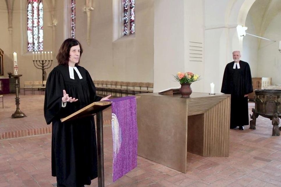 Pastorin Angelika de Oliveira Gloria und Pastor Michael Hanfstängl.