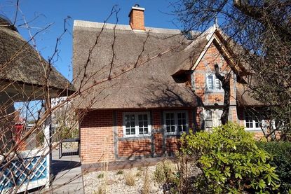 Das Reetdachhaus im Dahmer Stinkbütelsgang.