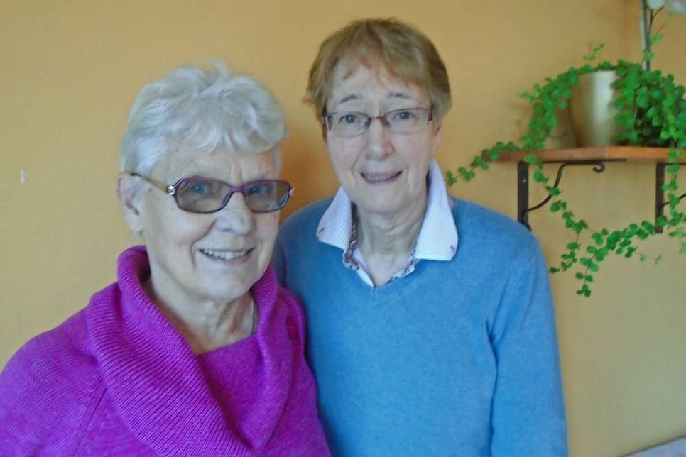 Bärbel Slupek und Ursula Rieger Kasten.