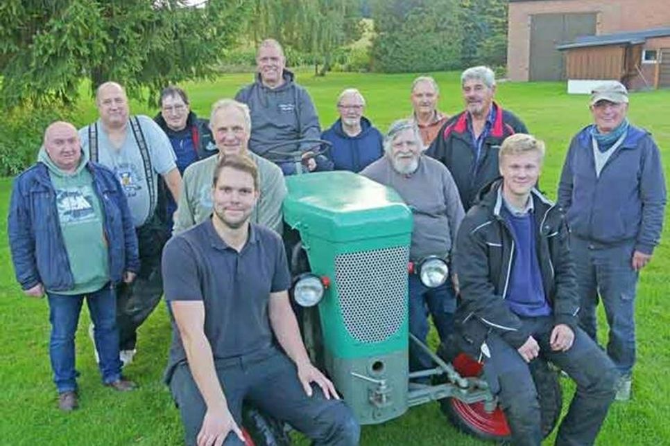 Die Oldtimerfreunde Ahrensbök eV haben einen neuen Mann am Steuer: Volker Ziske folgt dem im April  überraschend verstorbenen Gründungsmitglied und 1. Vorsitzenden Siegfried Kibbel nach – und führt mit den Oldtimerfreunden die Restaurierung seines alten Schleppers zu Ende