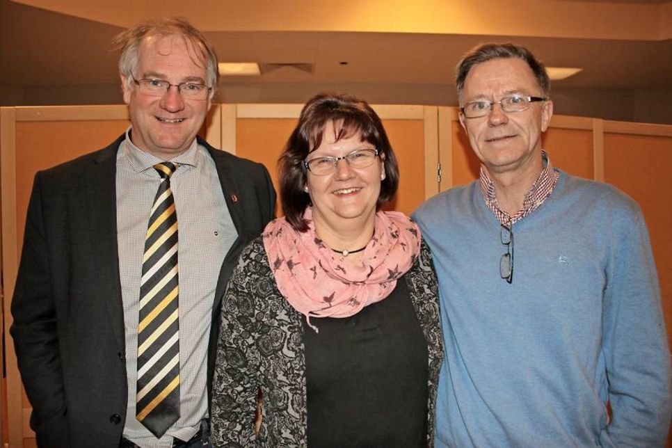 Ein Teil des Vorstandes mit 1. Vorsitzender Jan-Eric Hertwig, 2. Vorsitzende Christa Kautz-Stender und Kassenwart Jan Schumacher (v. lks.)