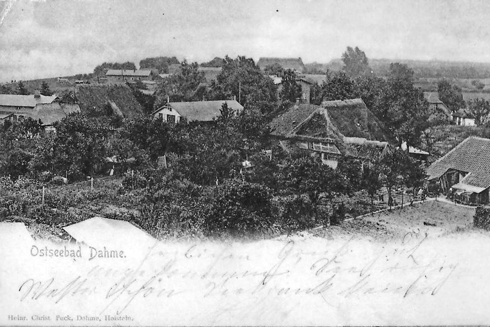 Dahme. Diese Ansichtskarte von Heinrich Christian Puck zeigt Dahme etwa um 1900. „Aber wo ist das?“ fragt der Heimat- und Kulturverein Dahme. Wer kann helfen? Bitte beim Vorsitzenden Jürgen Möller melden per E-Mail: Jurgen.moller@outlook.com. (red)