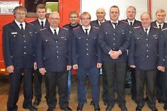 Ortswehrführer Kurt Scharmuckschnis, Friedrich Kahl (10 Jahre), stellvertretender Ortswehrführer Carsten Wulff, Joscha Lismore (10 Jahre), Philipp Wulff (Oberfeuerwehrmann), Harald Boll (50 Jahre), stellvertretender Gruppenführer Lars Feyerabend, Bürgermeister Jochen Usinger, Hans-Werner Löhndorf, Karl Schuch, Gruppenführer Rainer Behncke, Gemeindewehrführer Gerhard Manzke