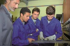 Mit AsA unterstützt die Arbeitsagentur Lübeck junge Menschen während ihrer betrieblichen Ausbildung.